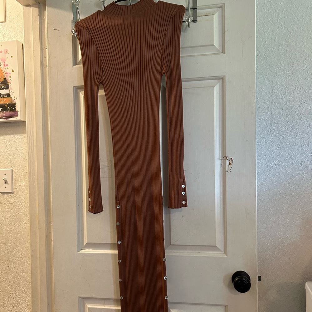 Zara Long-Sleeve Ribbed Bodycon Dress in Brown